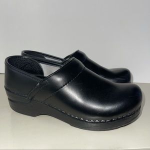 Dansko professional black leather clogs size 7
